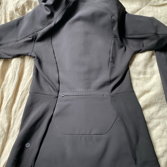 Like New LuLu Lemon jacket - Picture 8 of 10
